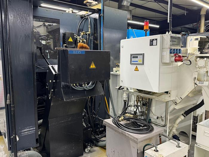 Gebraucht Bearbeitungszentrum - Horizontal MAKINO A55