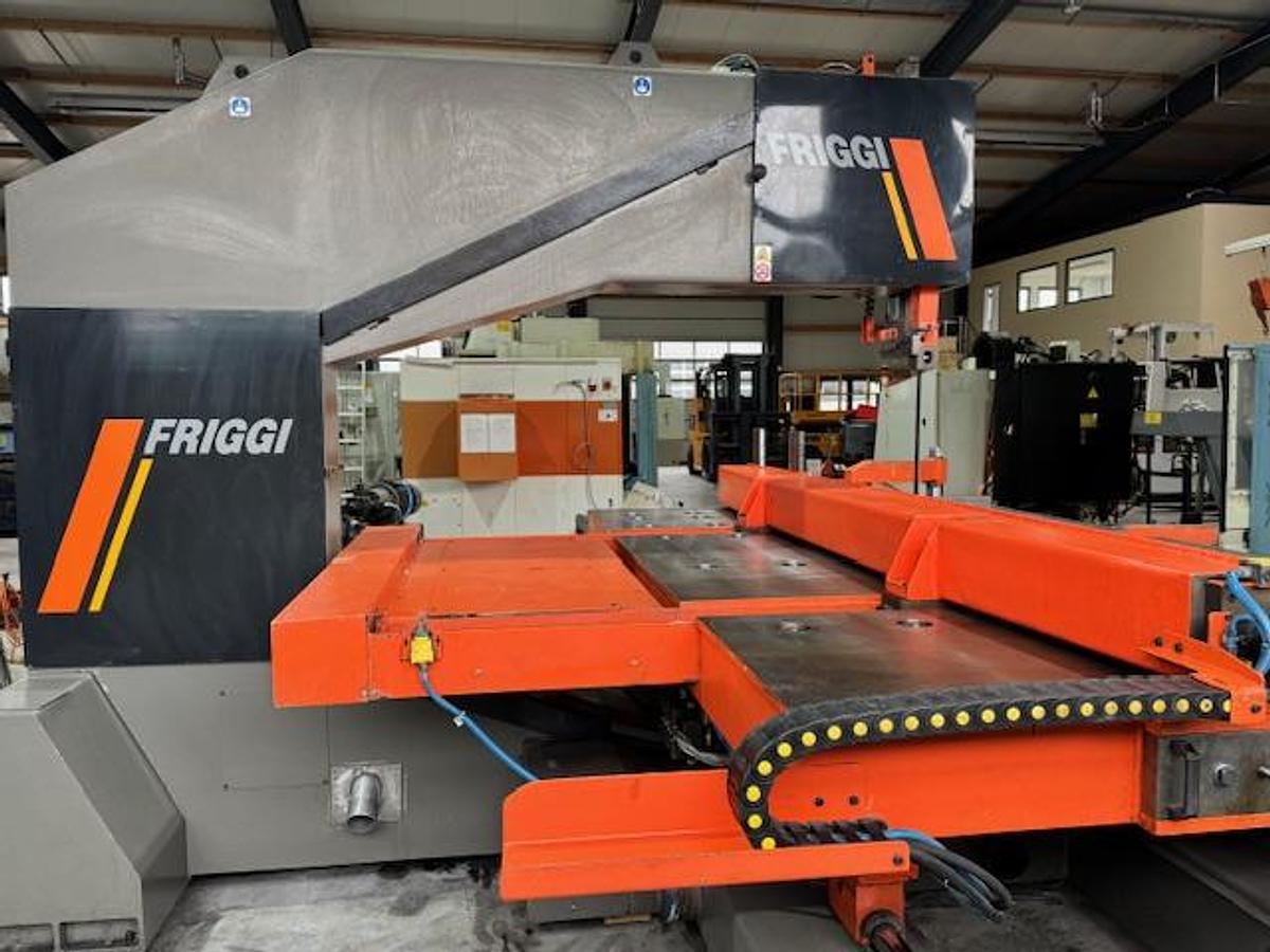 Gebraucht Vollautomatische Horizontal-Metallbandsäge für Großprofile  FRIGGI NF VTS 3000 × 1500 × 800