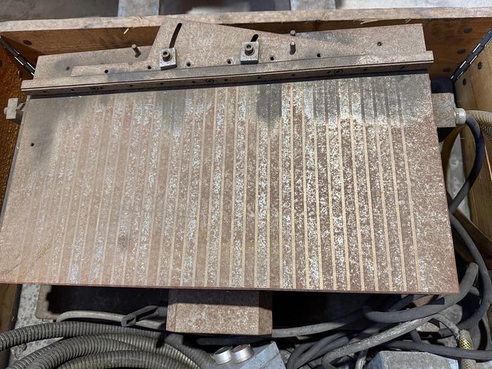 Gebraucht 2 Magnetspannplatten für Flachschleifmaschinen