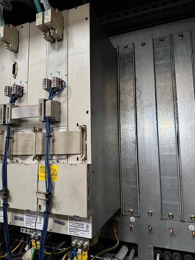 Gebraucht Ein Paket SIEMENS 810D Steuerung mit Antriebsregler und Karten