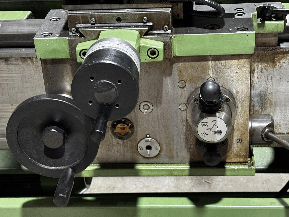 Gebraucht WEILER COMMODOR Drehmaschine – Bj. 1992 – TOP Originalzustand – Digitalanzeige – 7,5 kW