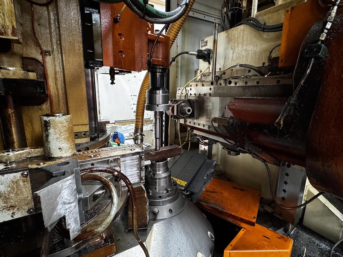 Gebraucht CNC Wälzfräsmaschine  LIEBHERR LC 282