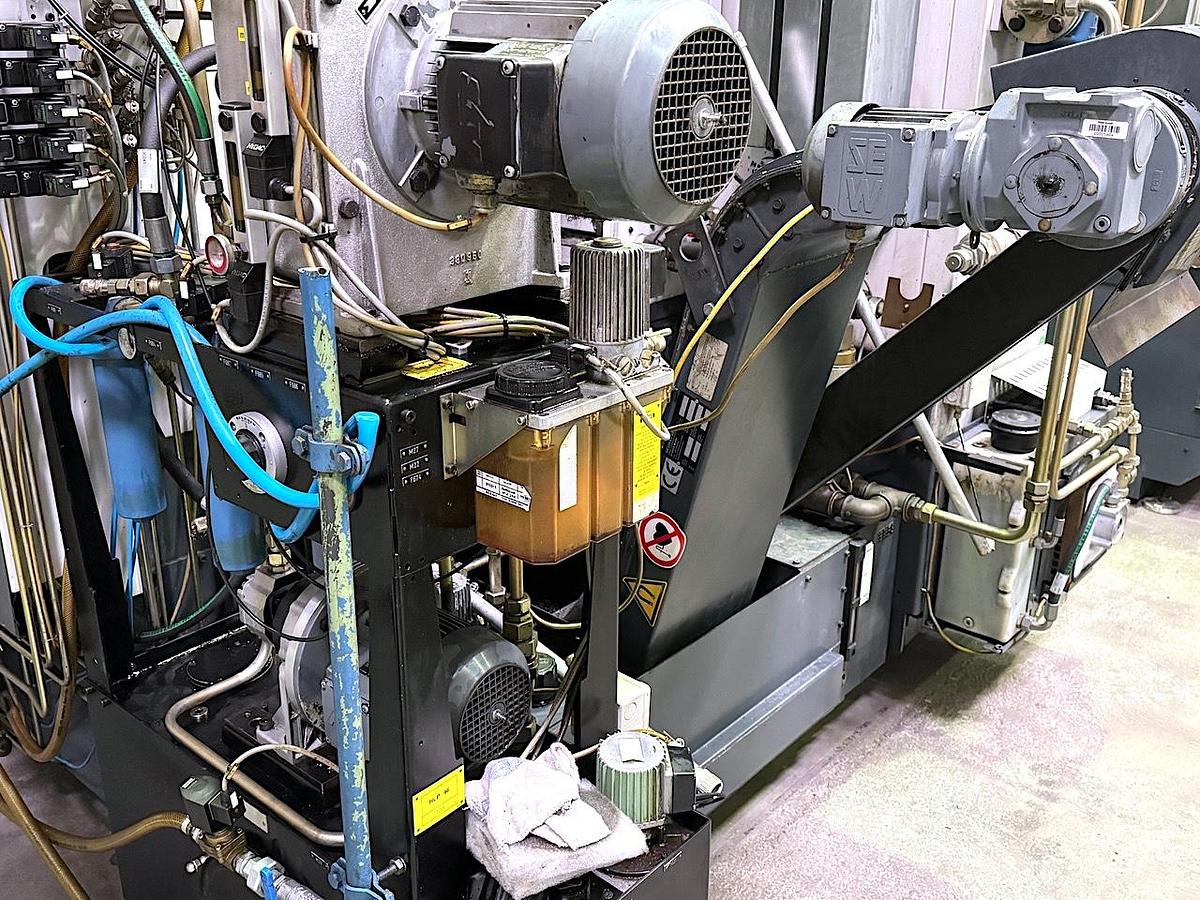 Gebraucht CNC Wälzfräsmaschine LIEBHERR LC 282