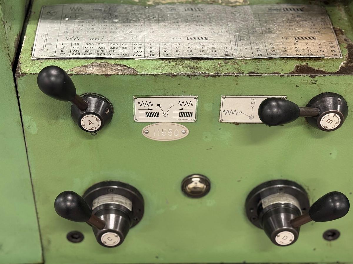 Gebraucht Leit-& Zugspindeldrehmaschine KERN Typ D 20 A