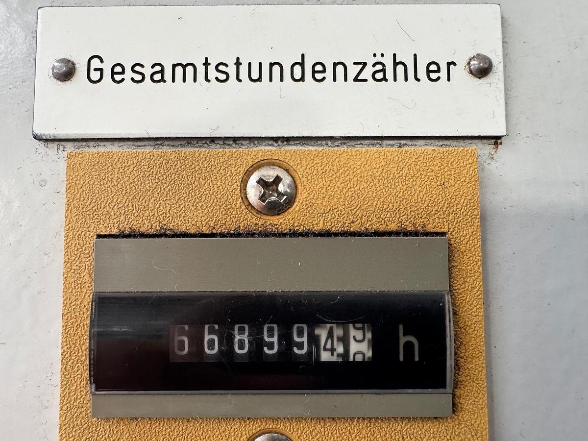 Gebraucht CNC Wälzfräsmaschine LIEBHERR LC 282