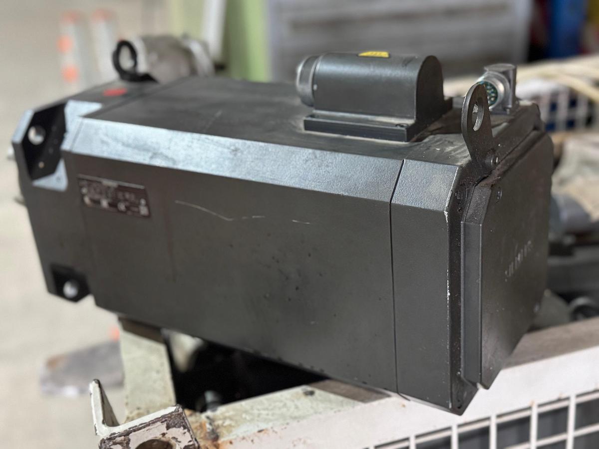 Gebraucht Siemens Servomotor 1FT6105-1AC71-4AH1 – Gebraucht, voll funktionsfähig