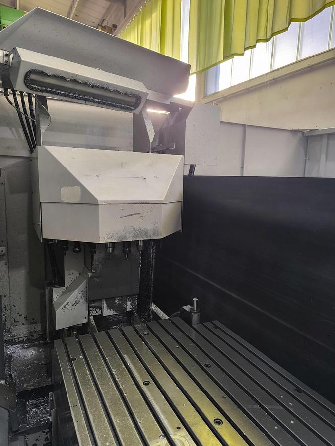 Gebraucht CNC Bearbeitungszentrum MAZAK VTC 30 C