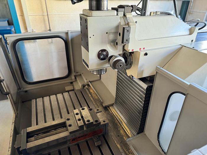 Überholt CNC Fräsmaschine DECKEL FP4 A