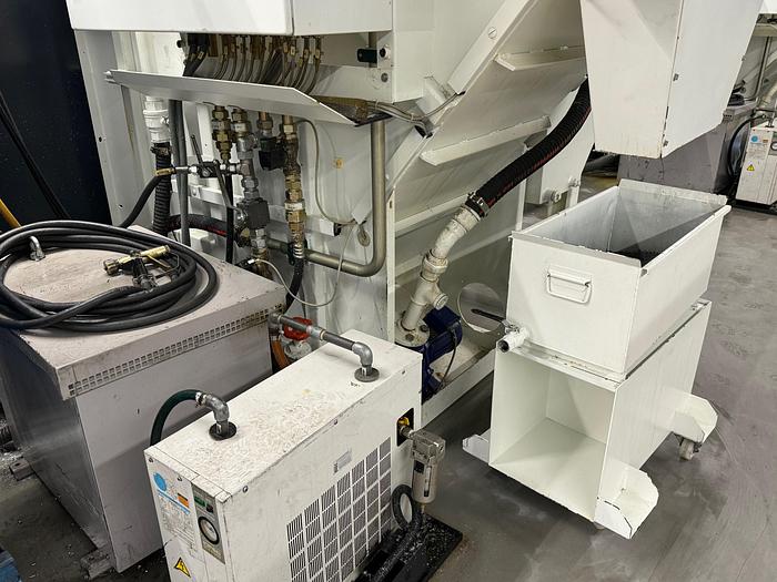 Gebraucht Bearbeitungszentrum - Horizontal MAKINO A55