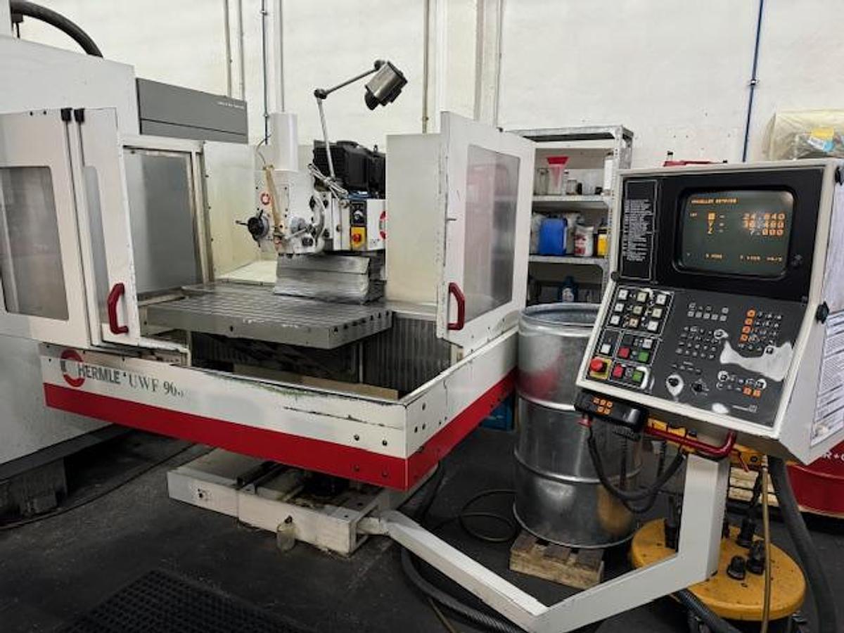 Gebraucht CNC Werkzeugfräsmaschine HERMLE UWF 900 W
