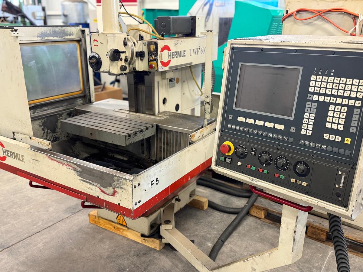 Gebraucht Fräsmaschine Hermle UWF 600 H | SK40 | 3-Achsen Automatik | Präzisionsmaschine