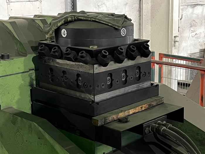 Gebraucht CNC Hochpräzisions - Schwerdrehmaschine  TACCHI HD/3 725 x 5000 SERIE 105 H CNC