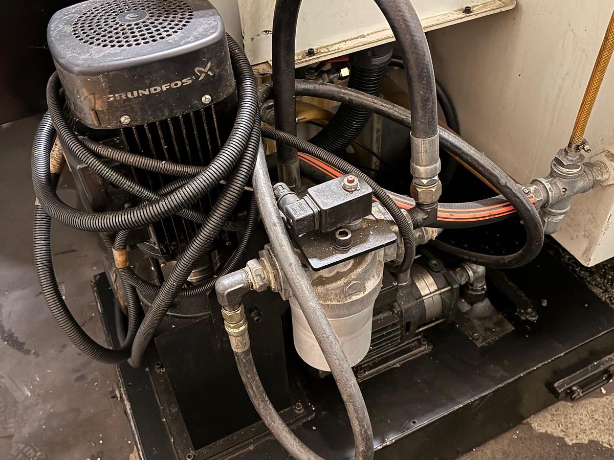 Gebraucht CNC Bearbeitungszentrum HURCO VMX 30