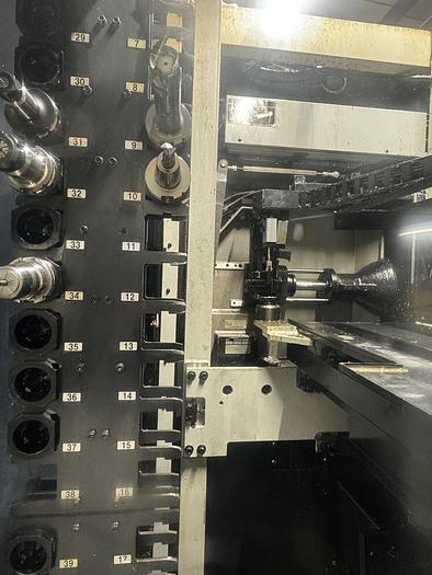 Gebraucht Bearbeitungszentrum - Horizontal MAKINO A55