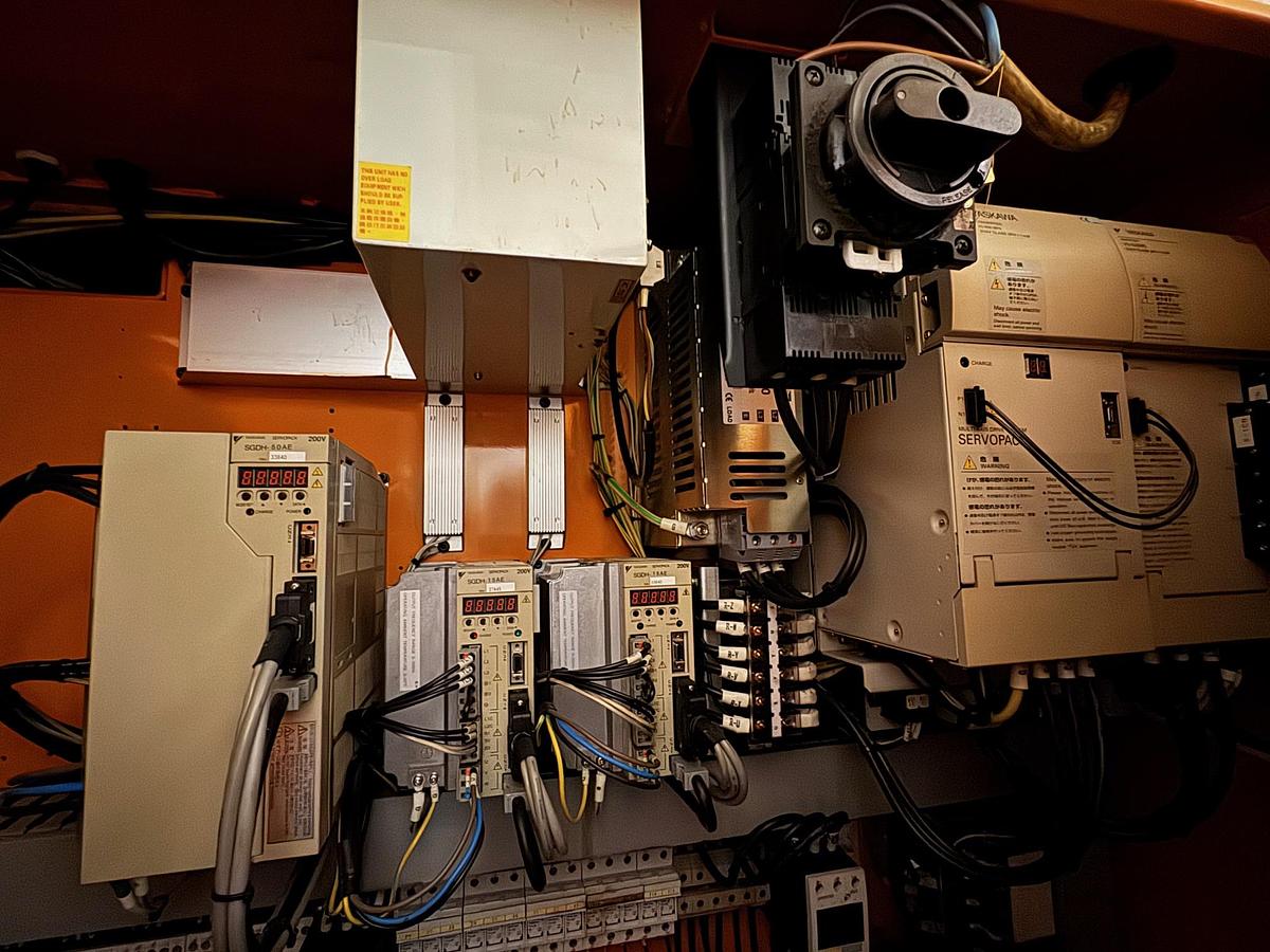 Gebraucht CNC Bearbeitungszentrum HURCO VMX 30