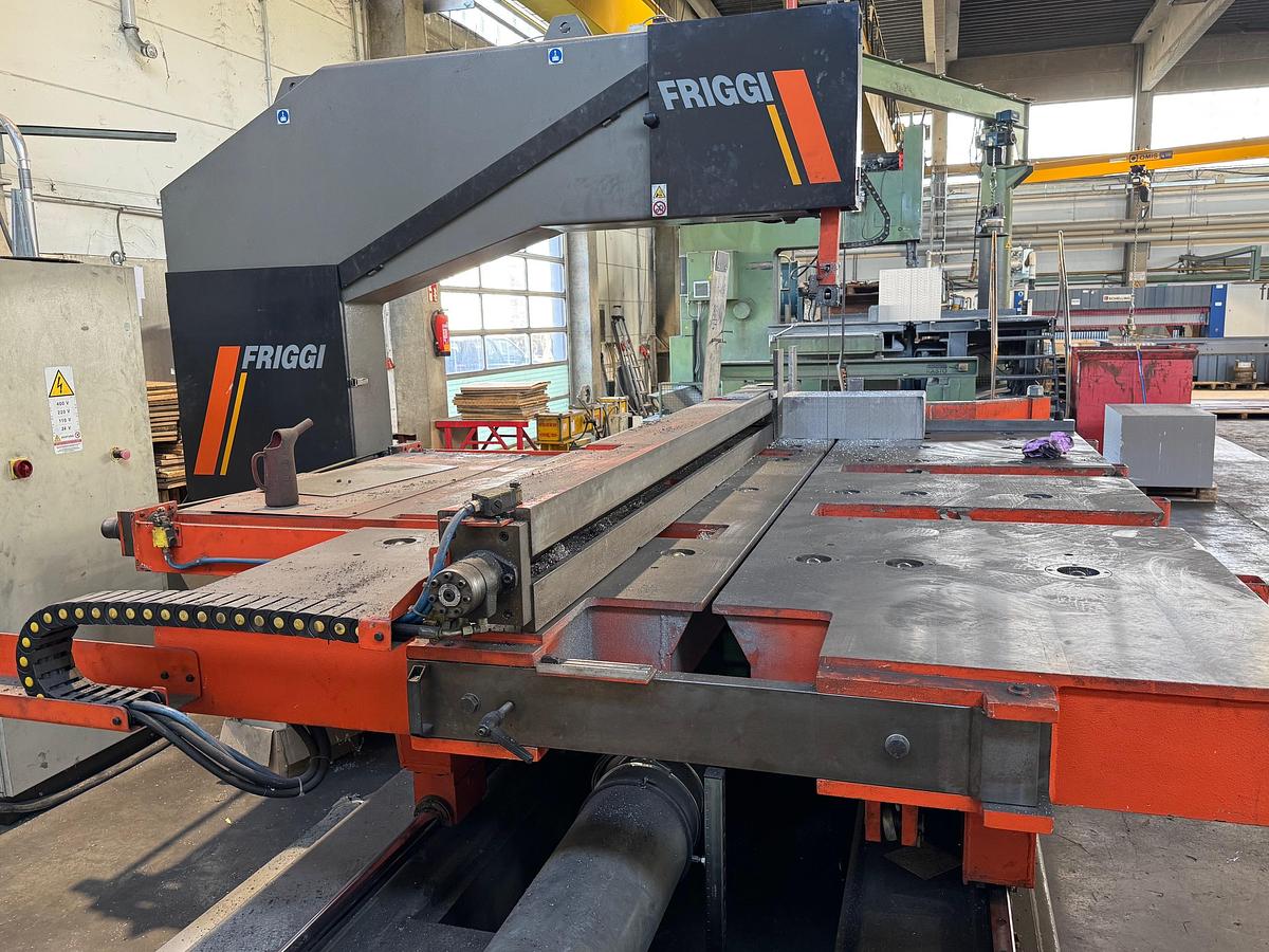 Gebraucht Vollautomatische Horizontal-Metallbandsäge für Großprofile  FRIGGI NF VTS 3000 × 1500 × 800