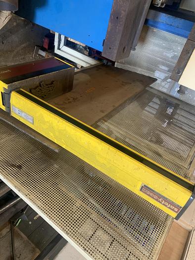 Used KINGSLAND 175 ton x 3000mm press brake CNC