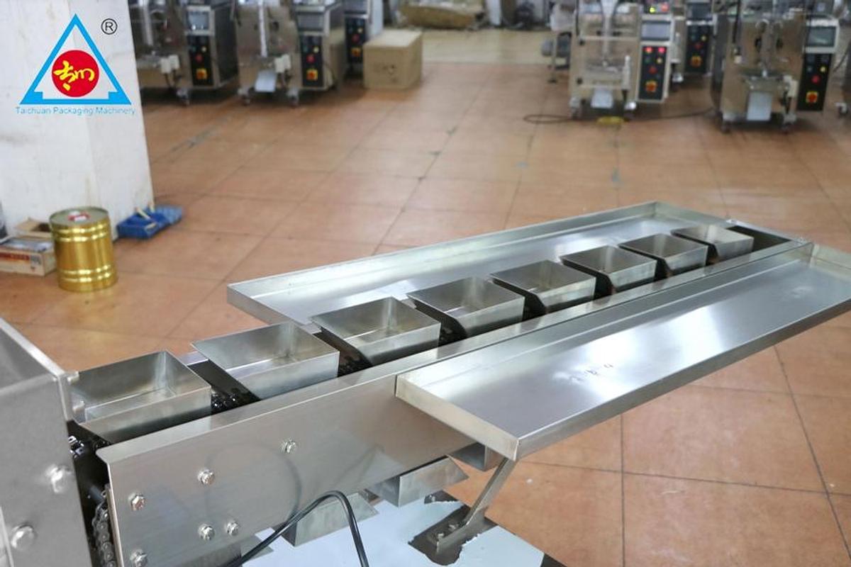 Pasta packaging machine