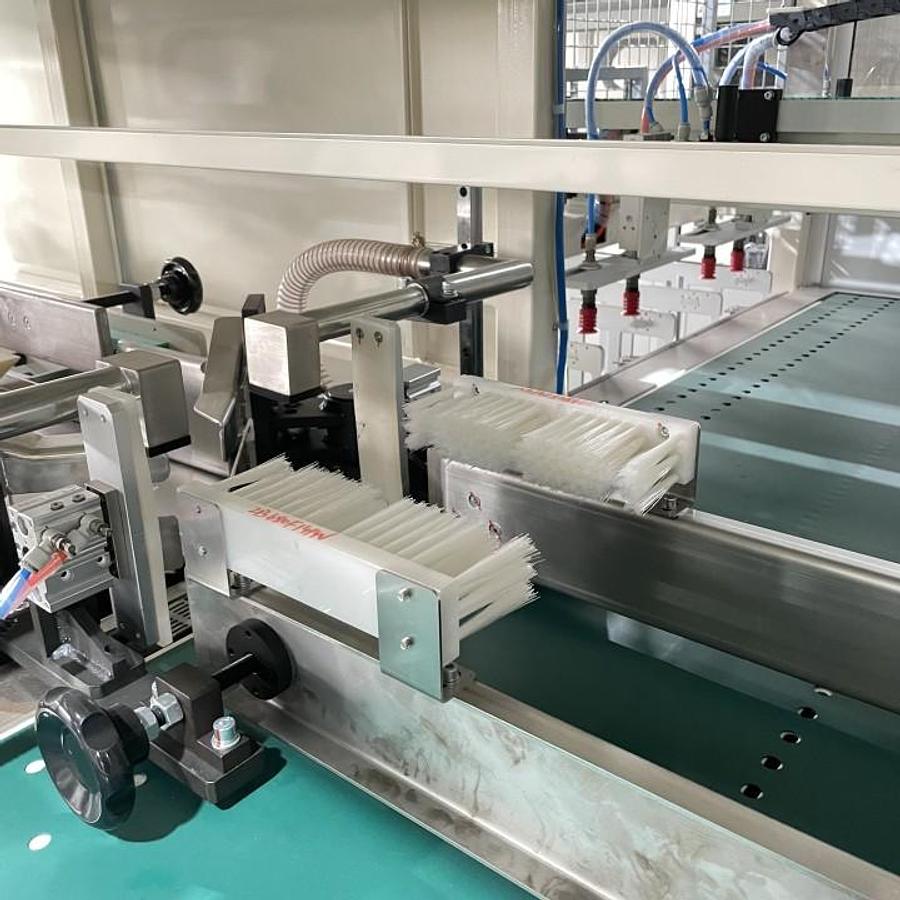 Automatic Multi Rolls Toilet Paper Bundling Packing Machine ZB680F