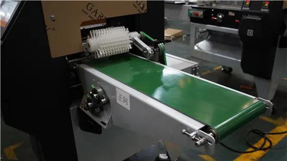 SZ180 Horizontal Packaging Machine