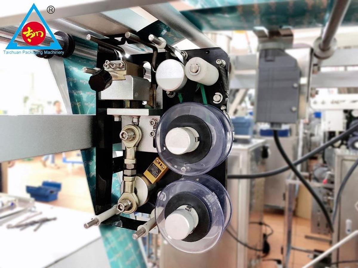 Vinegar bag packaging machine