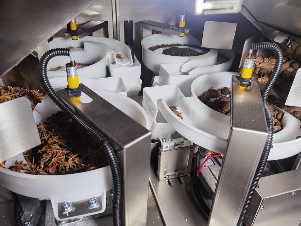 Octagonal packaging machine