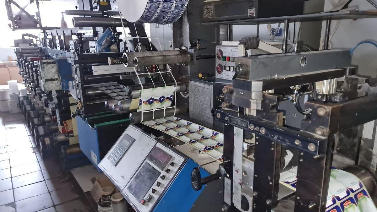 Used Gallus EM 280 (2004) | 8 Color Flexo Label Press with UV & Cold Foil
