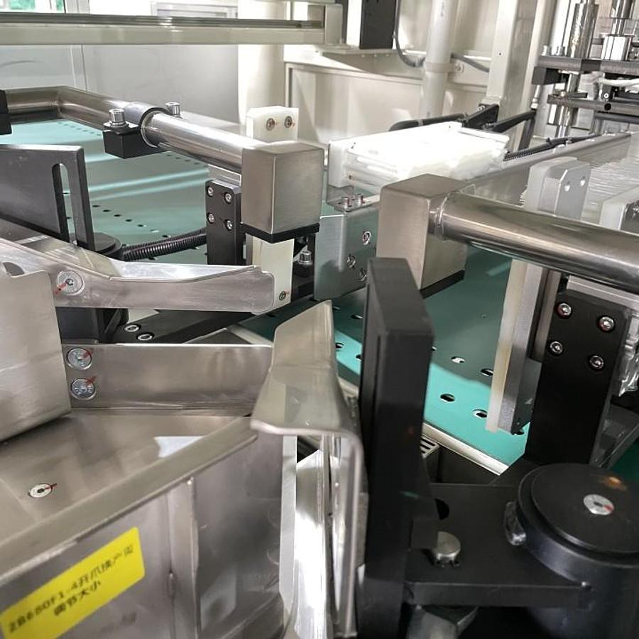 Automatic Multi Rolls Toilet Paper Bundling Packing Machine ZB680F