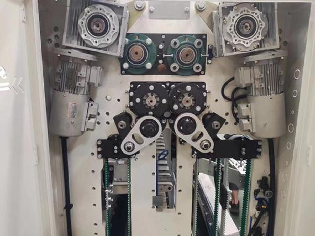 Tissue Paper Folding Machine