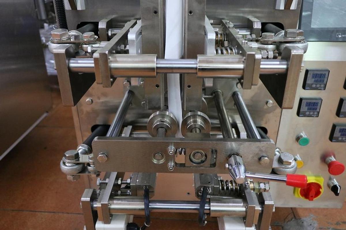 Red yeast rice packaging machine