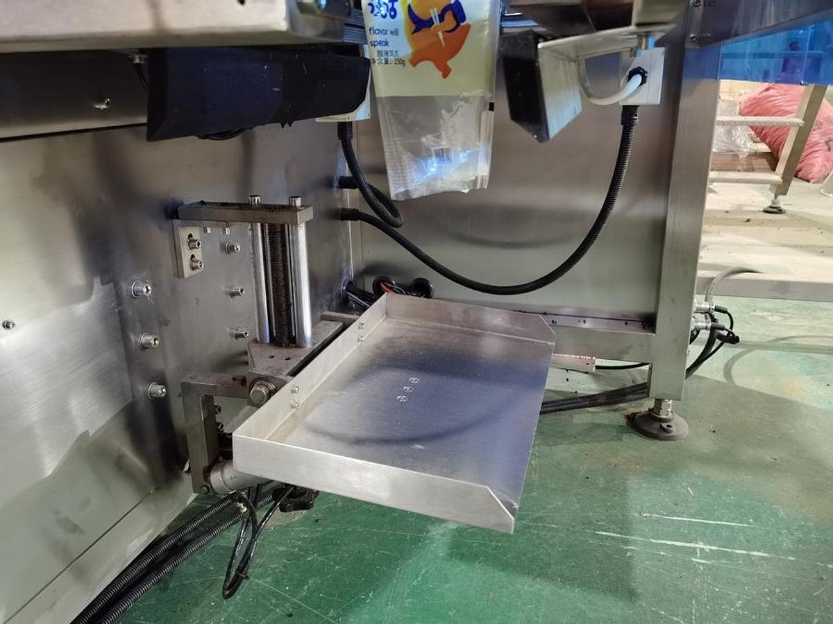 Corn kernel packaging machine