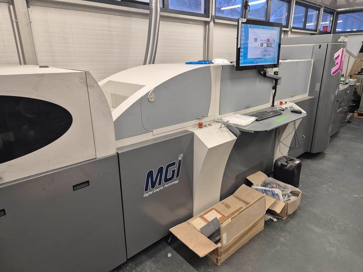 Used MGI JetVarnish 3D Digital Spot UV & Foiling Machine 52x105 cm iFOIL