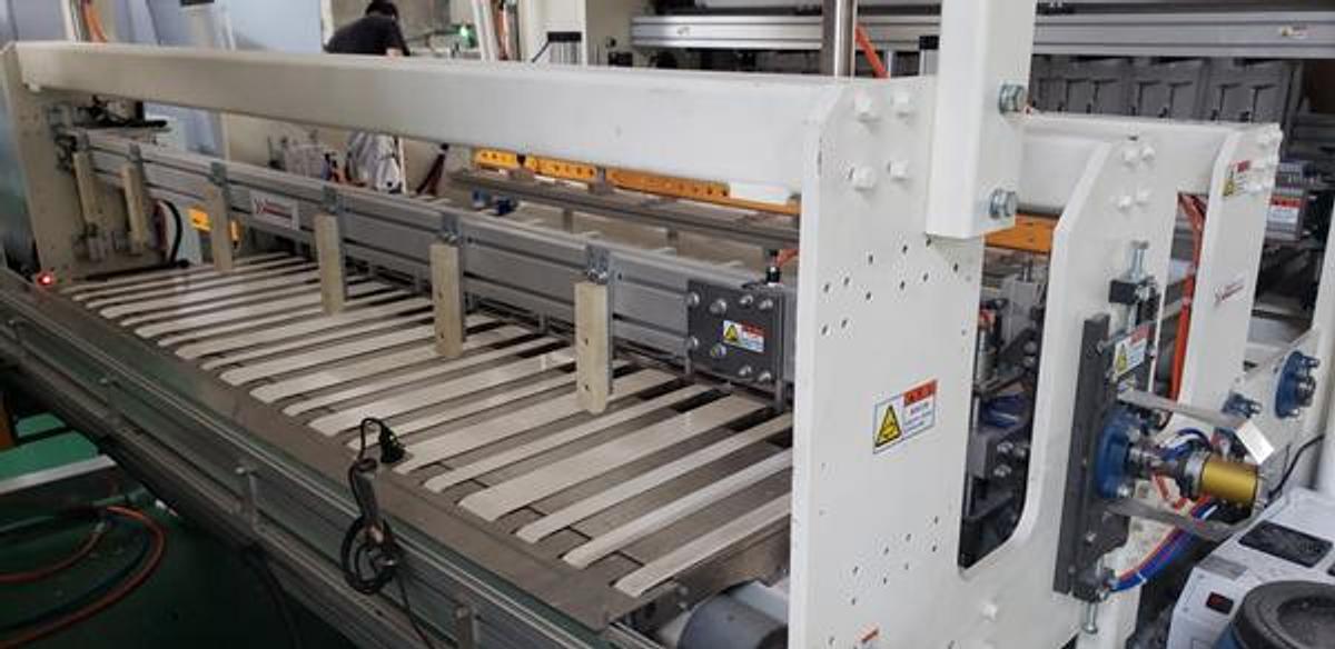 Tissue Paper Folding Machine