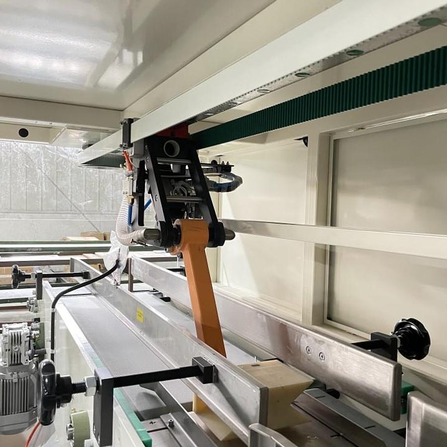 Automatic Multi Rolls Toilet Paper Bundling Packing Machine ZB680F