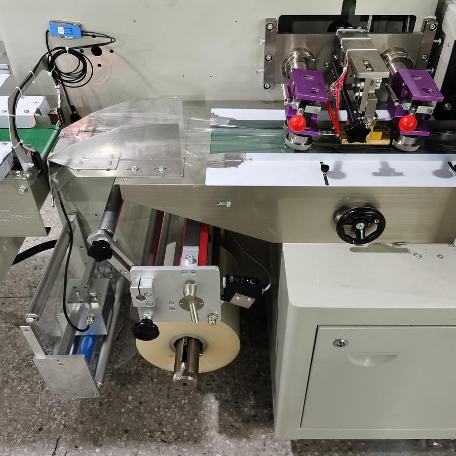 KF94 mask packaging machine