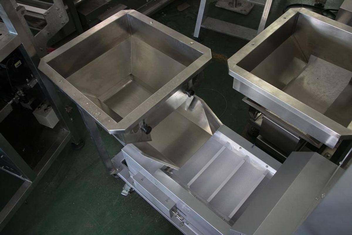 Garlic packaging machine