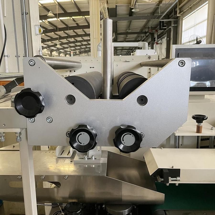 Double Rolls Toilet Paper Packaging Machine ZB520AD