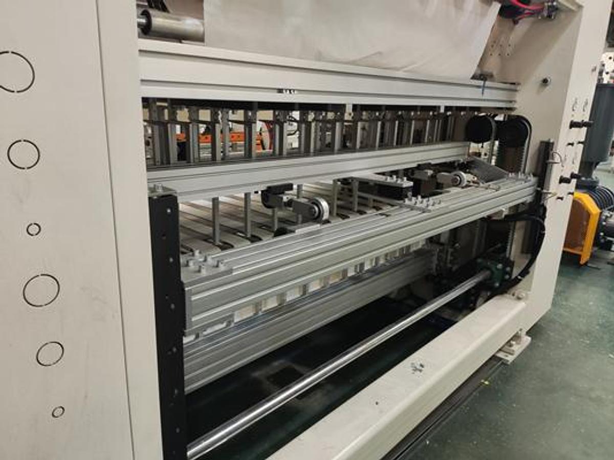 Tissue Paper Folding Machine