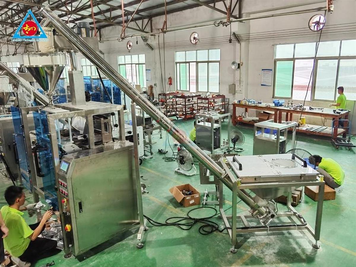Chemical powder packaging machine