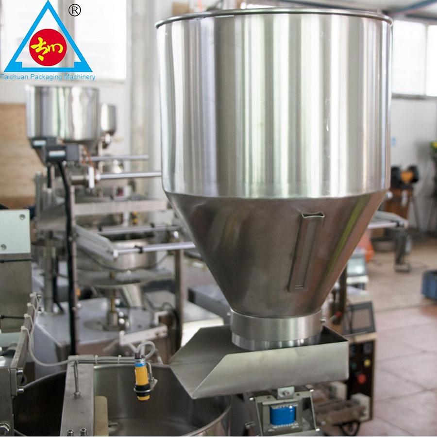 Raisin packaging machine