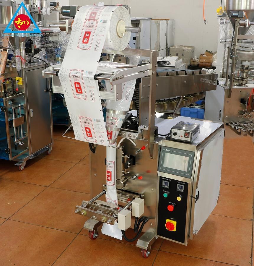 Banana chips packaging machine