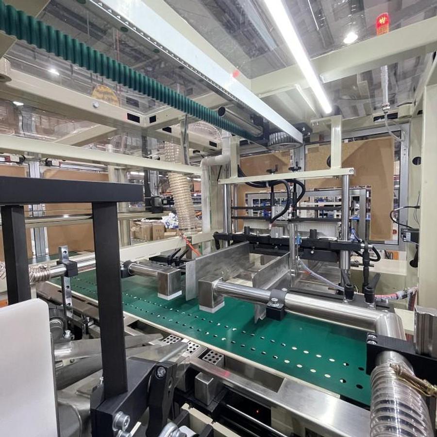 Automatic Multi Rolls Toilet Paper Bundling Packing Machine ZB680F