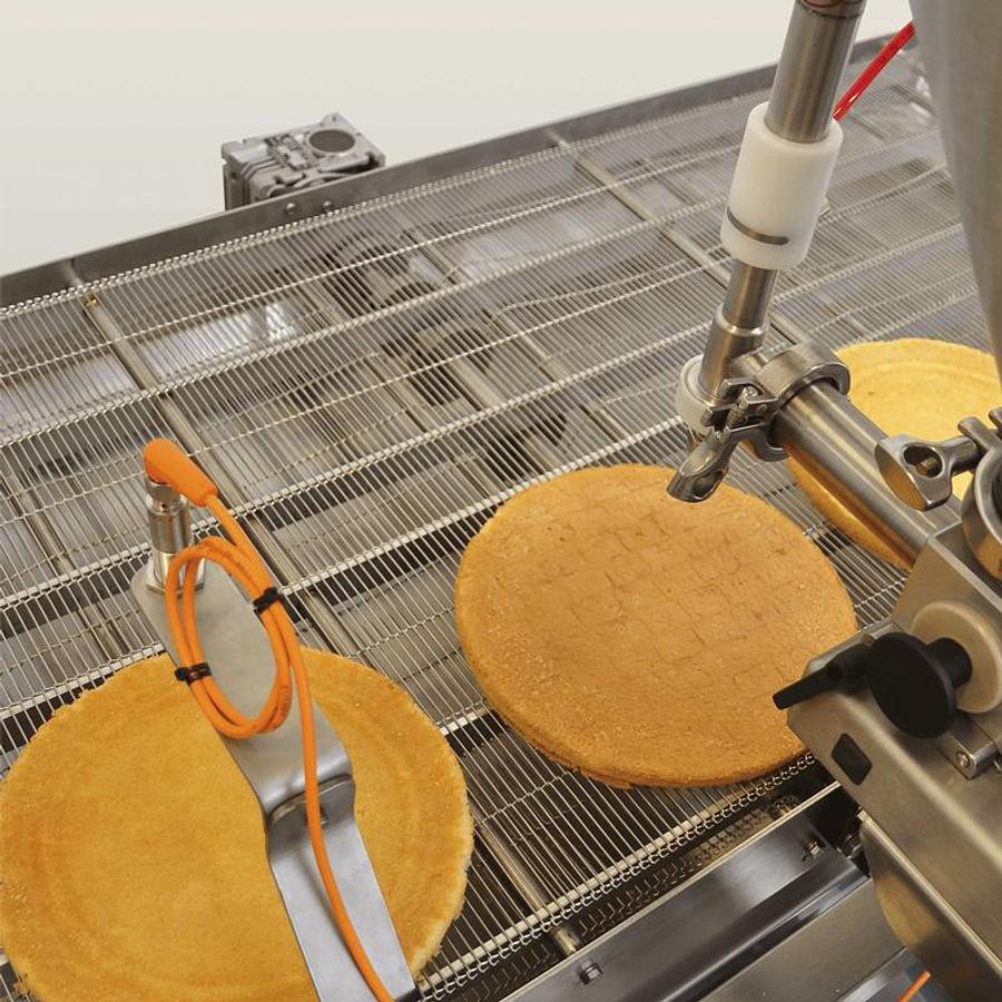 Automated cake production