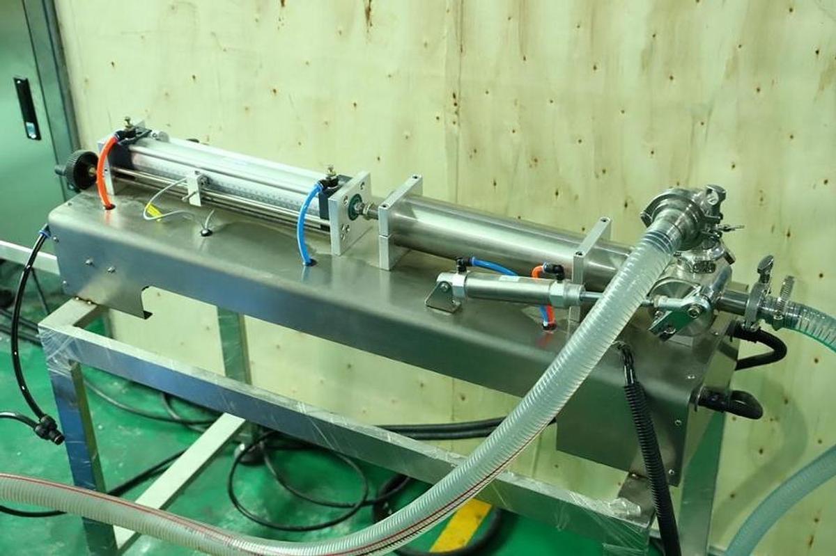 Garlic sauce packaging machine