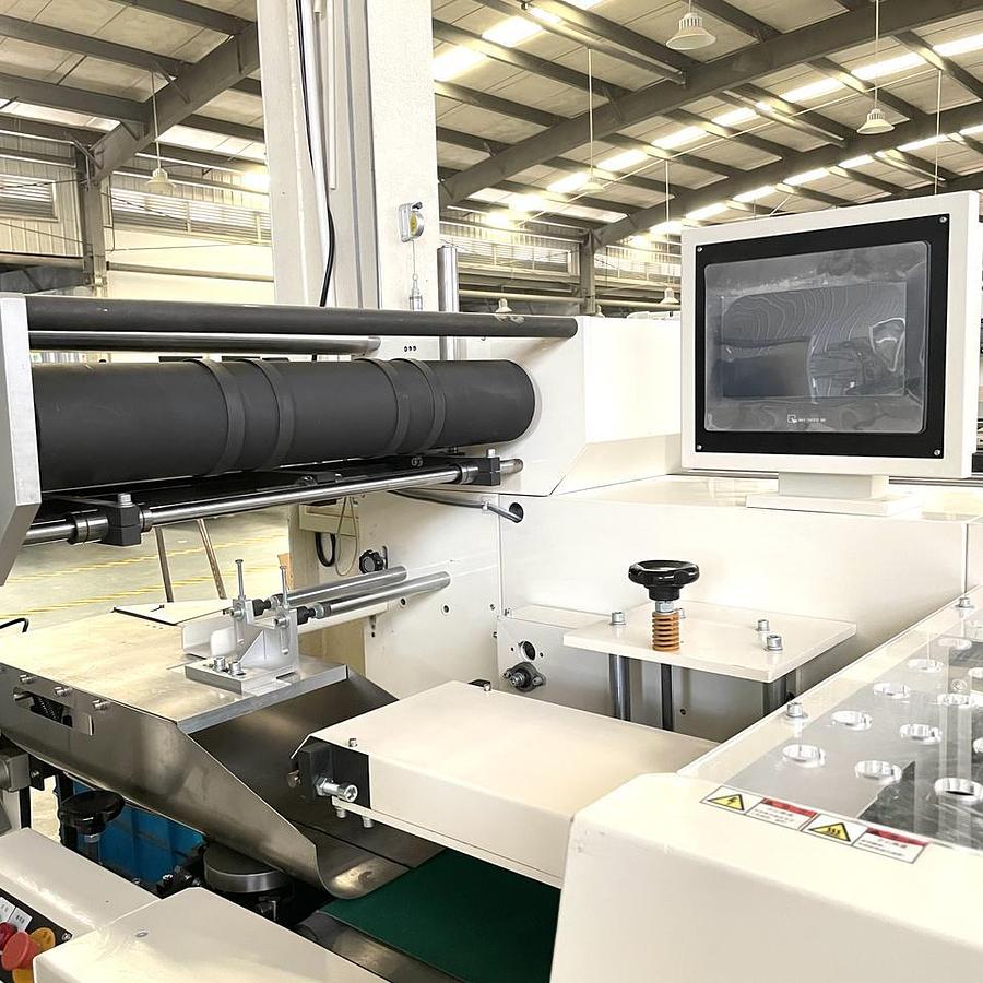 Double Rolls Toilet Paper Packaging Machine ZB520AD