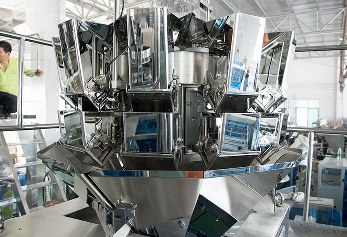 Dried kiwi fruit packaging machine