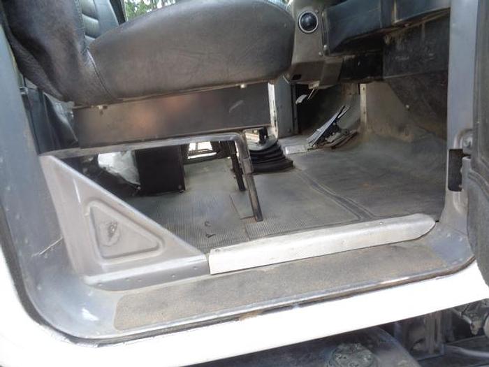 Used 2000 Mack RD690S- Stock #: 8633