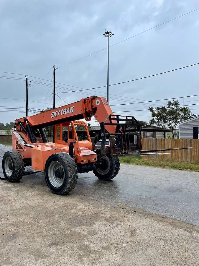 Used 2013 Skytrak 8042