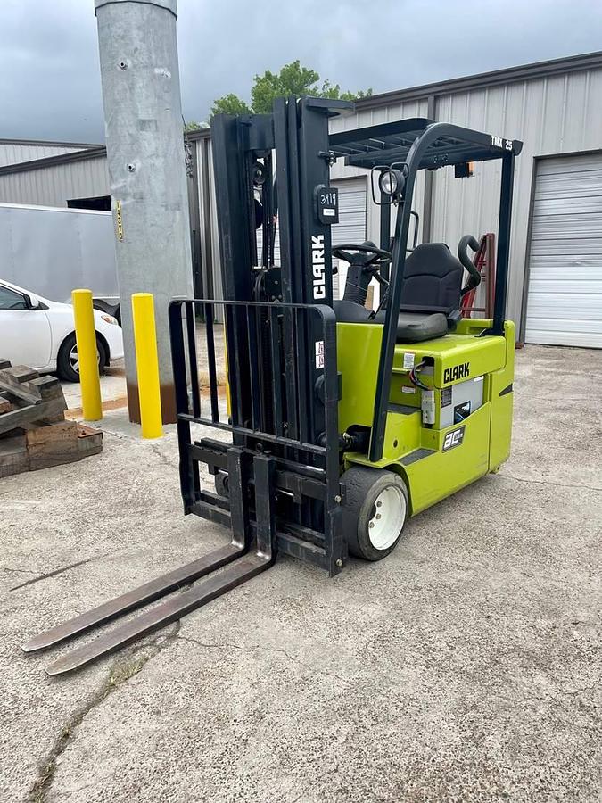 Used 2006 Clark TMX25