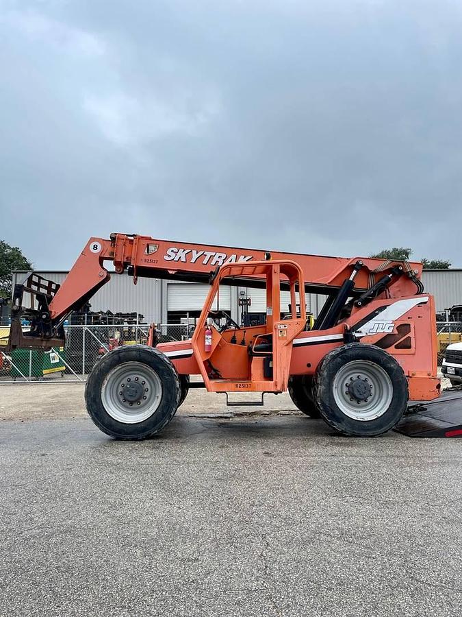 Used 2013 Skytrak 8042